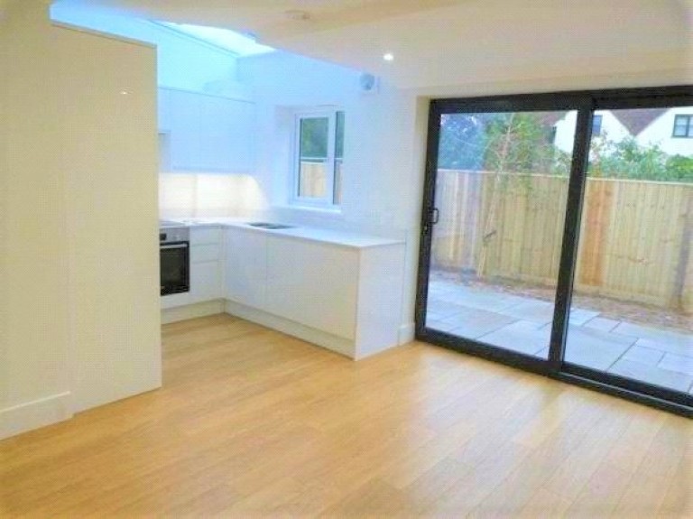 Images for High Wycombe EAID:1119467267 BID:LWT