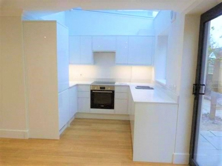 Images for High Wycombe, Wooburn Green EAID:1119467267 BID:LWT