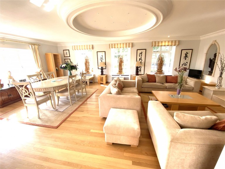 Images for White Pit Lane, Wooburn Green EAID:1119467267 BID:LWT