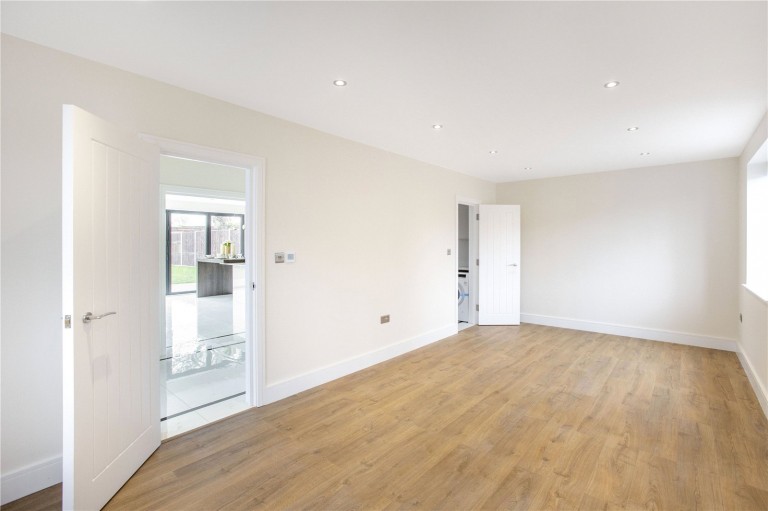Images for Potters Bar EAID:1119467267 BID:LWT