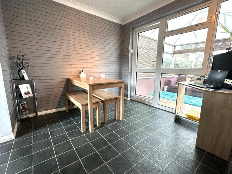 Images for Stevenage, Hertfordshire EAID:1119467267 BID:LWT