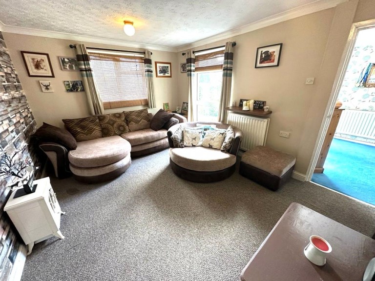 Images for Stevenage, Hertfordshire EAID:1119467267 BID:LWT