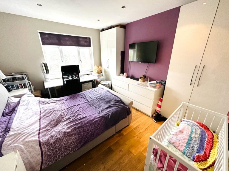 Images for New Southgate EAID:1119467267 BID:LWT