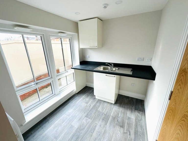 Images for Radlett EAID:1119467267 BID:LWT