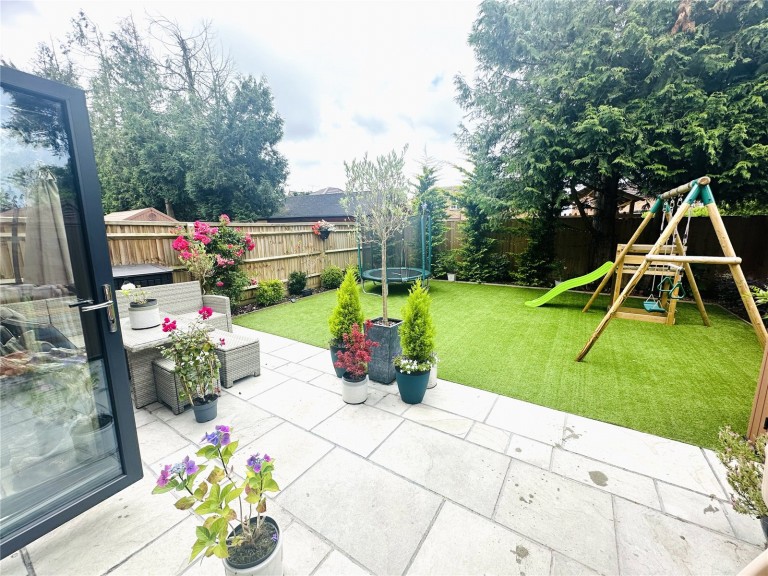 Images for Burnham, Buckinghamshire EAID:1119467267 BID:LWT