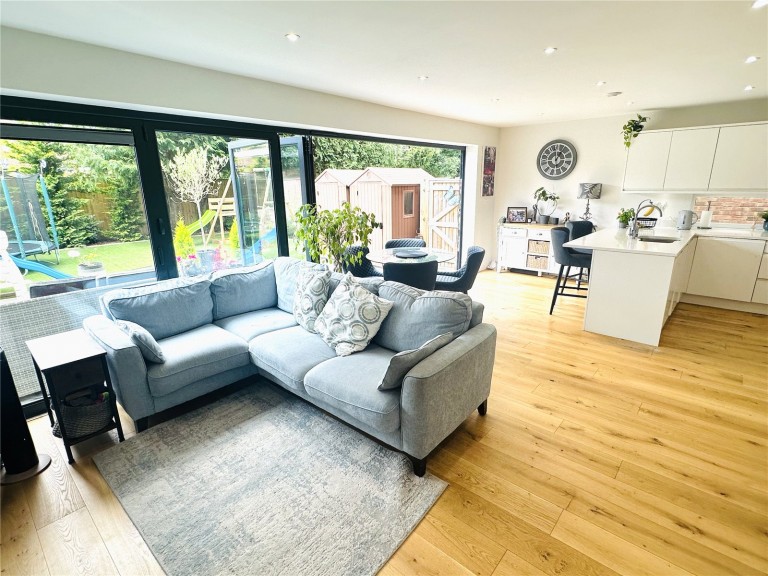 Images for Burnham, Buckinghamshire EAID:1119467267 BID:LWT