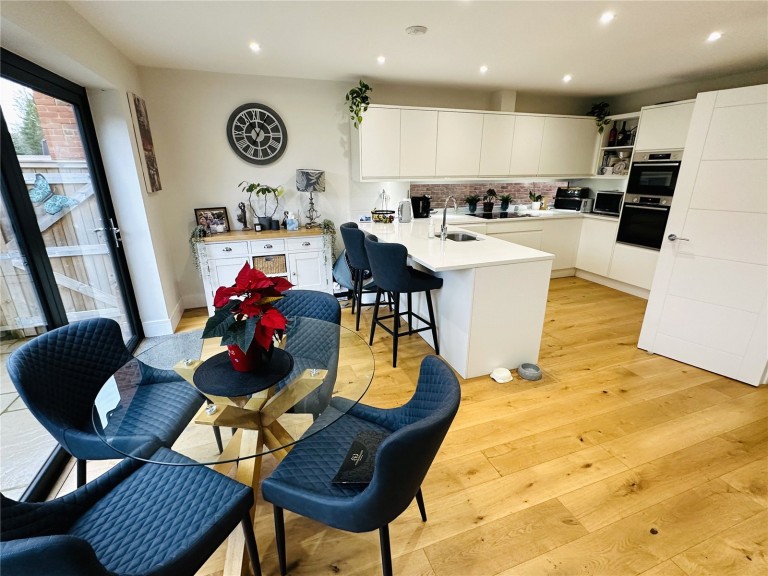 Images for Burnham, Buckinghamshire EAID:1119467267 BID:LWT