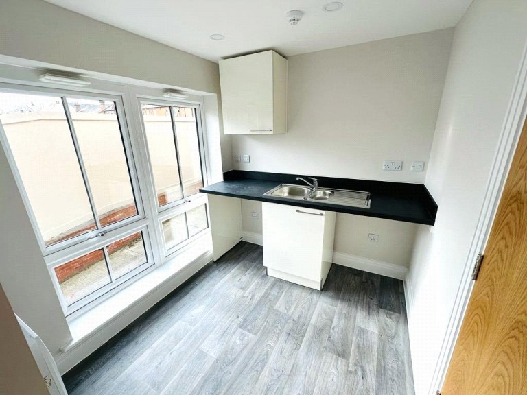 Images for Radlett EAID:1119467267 BID:LWT