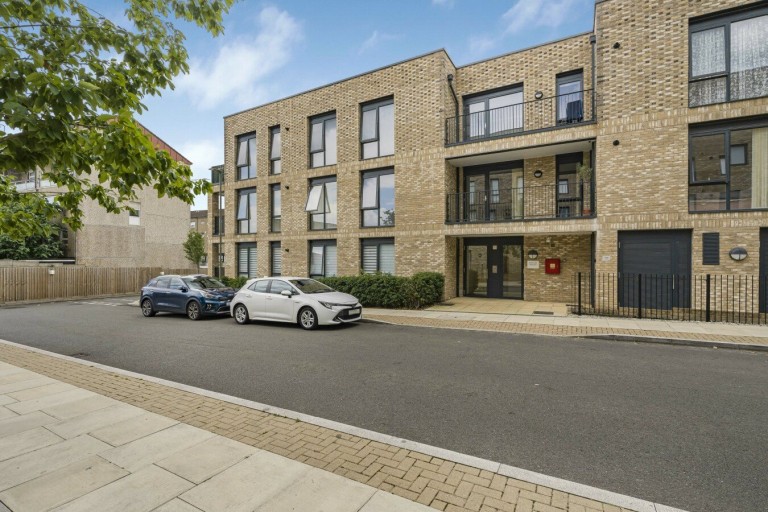 Images for Dollis Valley Drive, 6 Dollis Valley Drive, Barnet EAID:1119467267 BID:LWT
