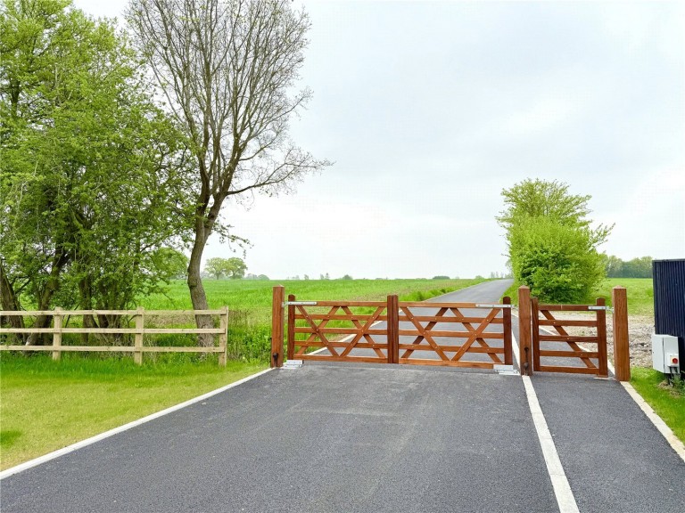 Images for Thaxted EAID:1119467267 BID:LWT