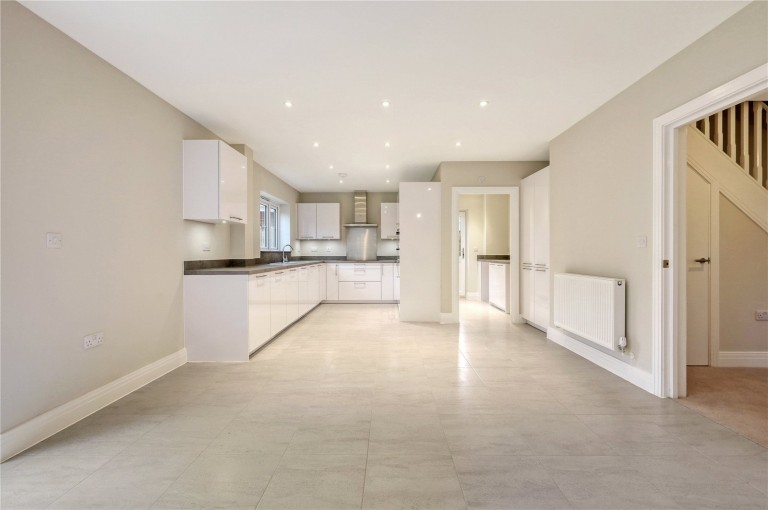 Images for Preston EAID:1119467267 BID:LWT