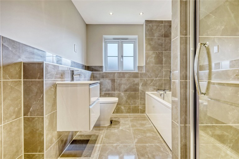 Images for Preston EAID:1119467267 BID:LWT