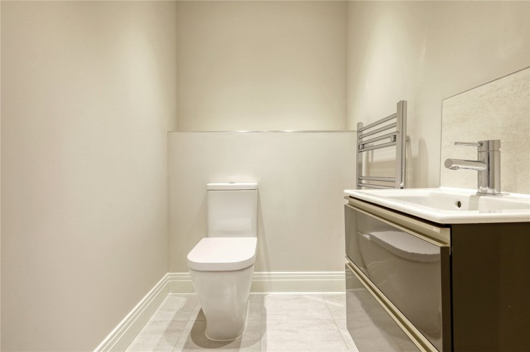 Images for Preston EAID:1119467267 BID:LWT