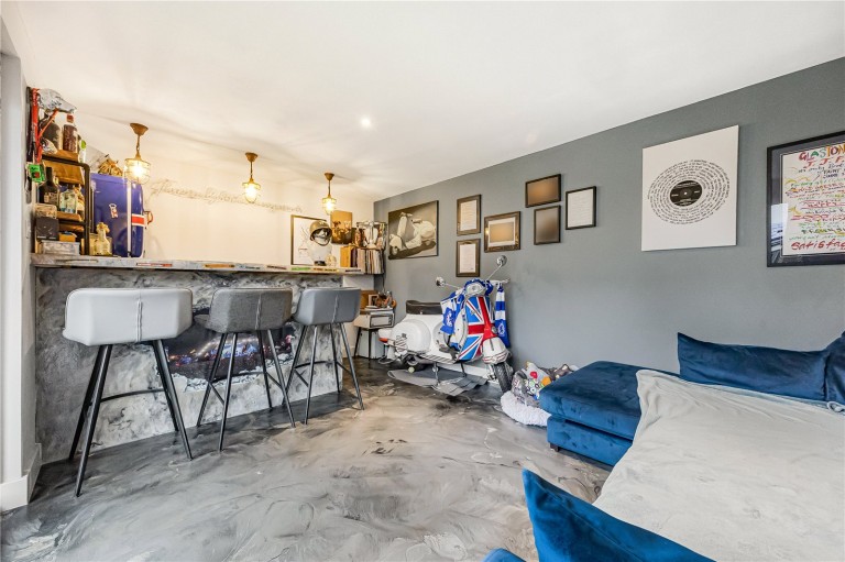 Images for Hazlemere, Buckinghamshire EAID:1119467267 BID:LWT